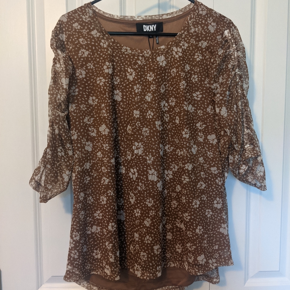 NWT floral blouse